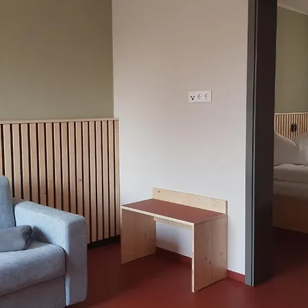 Anna Und Sascha, Und Cafe מלון *