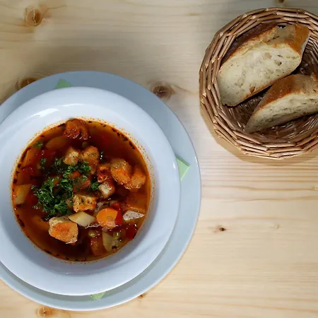 מלון Anna Und Sascha, Und Cafe *